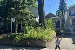 Nina contente de partir découvrir le Canada !
