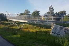 C'EST UN PONT POUR LES VÉLOS