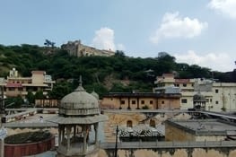 le baori près du fort d'Amber