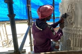 un ouvrier au travail