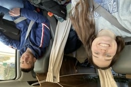 C’est nous tout fier dans notre nouvelle maison