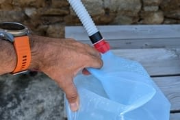 Jerrican pris en flag. de grave mollitude