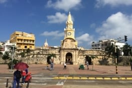 Tour de l'horloge, entrée de la vieille ville