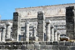 Le groupe des mille colonnes