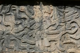 L'un des célèbres bas-reliefs Mayas, magnifiquement conservé