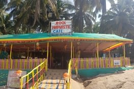 Restaurant, nous avons repeint la pancarte!