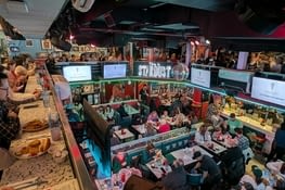 Déjeuner au Stardust ensuite