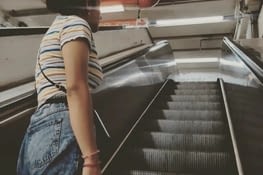 J'ai pris le métro pour arrivé au monument.