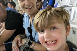 Elodie et Louka un petit encas à la mi-temps !