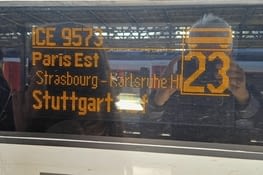 Pas mal le train allemand, confortable, propre et de la place pour les bagages...