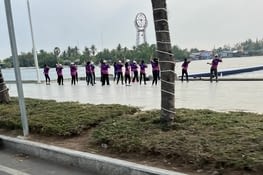 Un des groupes de danse