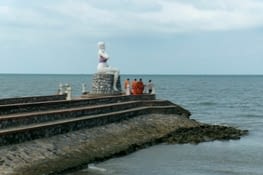 Les moines et la sirène