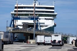 mon ferry, prêt à nous avaler pour direction Dublin