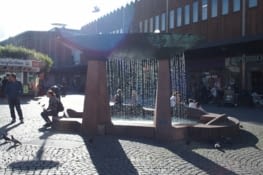 centre commercial et place publique