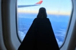 Mon petit Dark Vador s'apprête à découvrir un nouveau pays