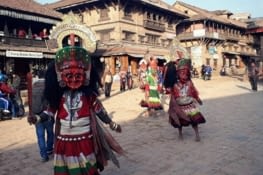 Cérémonie dansante en plein Baktapur