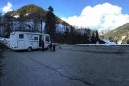 Notre place de parking seuls au monde