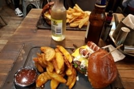 Les premiers burgers d'une longue série :D