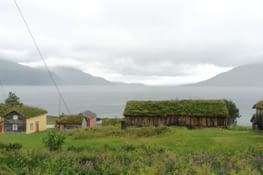 Petite ferme perdu au bord du Fjord