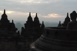 Le temple de Borobudur / Borobudur temple