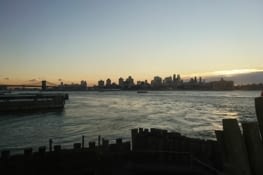 Levée du jour à Battery Park / Vue sur BROOKLYN