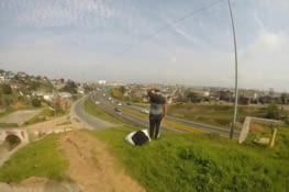 Jolie vue sur la route du marché.