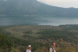 L'ascension difficile du volcan Mont Batur