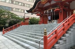 Le sanctuaire shinto Hanazono