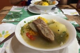 Plat typique casuel as de vaca (soupe évêché légumes et viande)