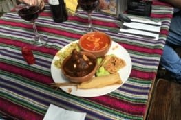 Des couleurs dans les rues et dans les assiettes