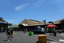 L'entrée du Victoria Market