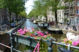 Amsterdam et ses fameux canaux.