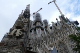 Madame la Sagrada Familia, la belle toujours en travaux