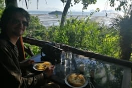 Petit déjeuner thaï : banana pancake et mango banana shake