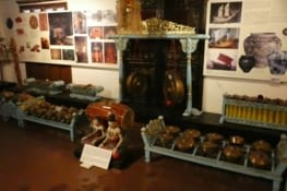 Musée chinois avec la découverte du gamelan un instrument indonésien