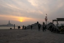 Soleil couchant sur les quais