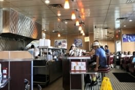 Déjeuner dans un dinner !