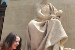 Il est restė de marbre...