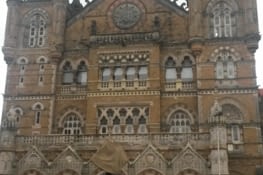 Victoria station (architecture coloniale).