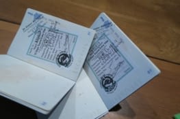 Premiers tampons sur le passeport :-)
